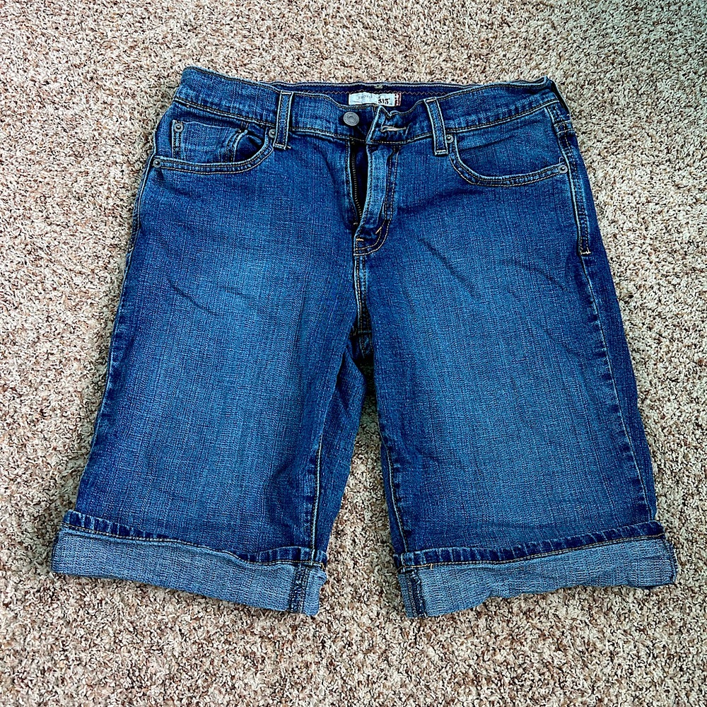 Early 2000s Vintage Levi’s shorts size 8